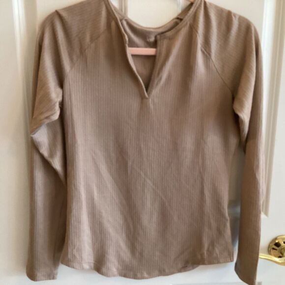 NWT. Jenni Brand Women’s Long Sleeved Jersey Knit PJ Top. Sizes:XS, M, L - Picture 1 of 9